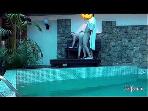 ❤️ El cap convida la criada a la piscina, però no va poder resistir-se a una calor ❌ Vídeo porno al ca.analytik24.ru ❌